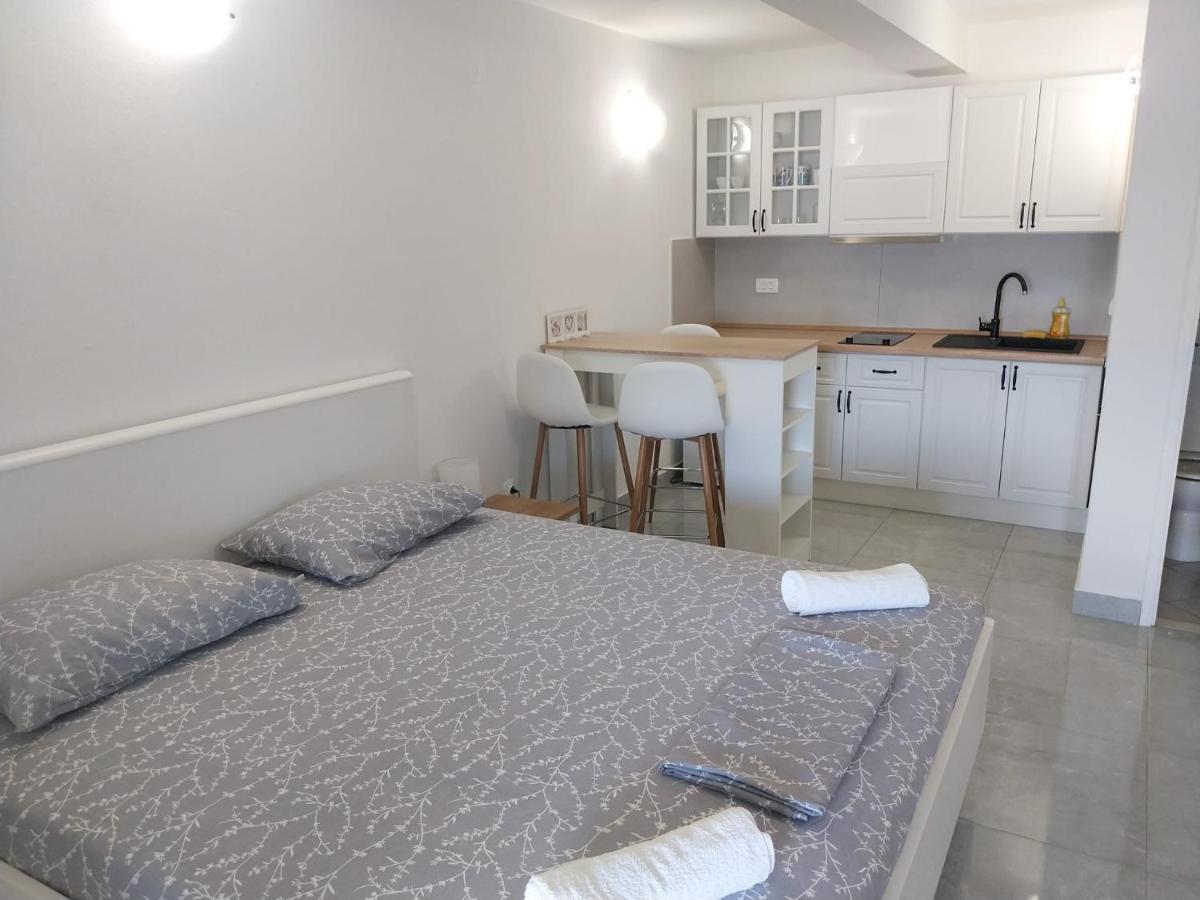 Apartments Lumbarda Eksteriør bilde