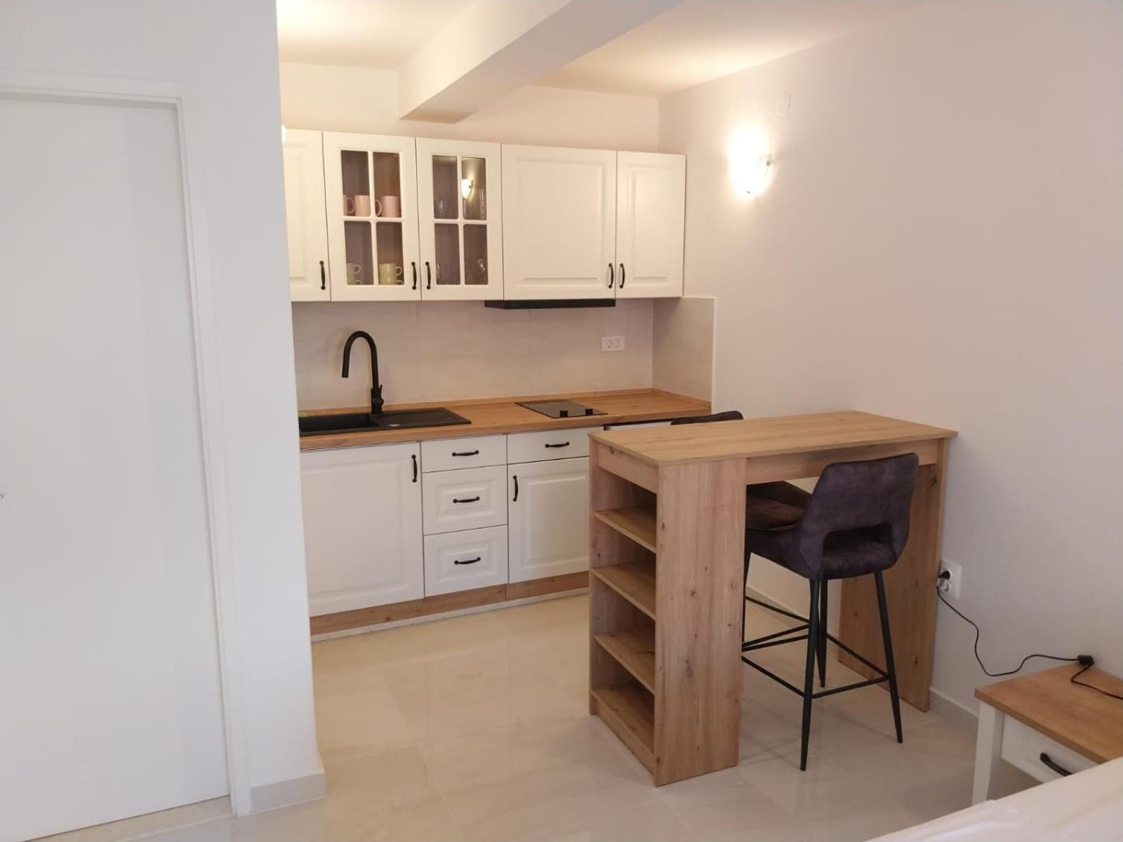 Apartments Lumbarda Rom bilde