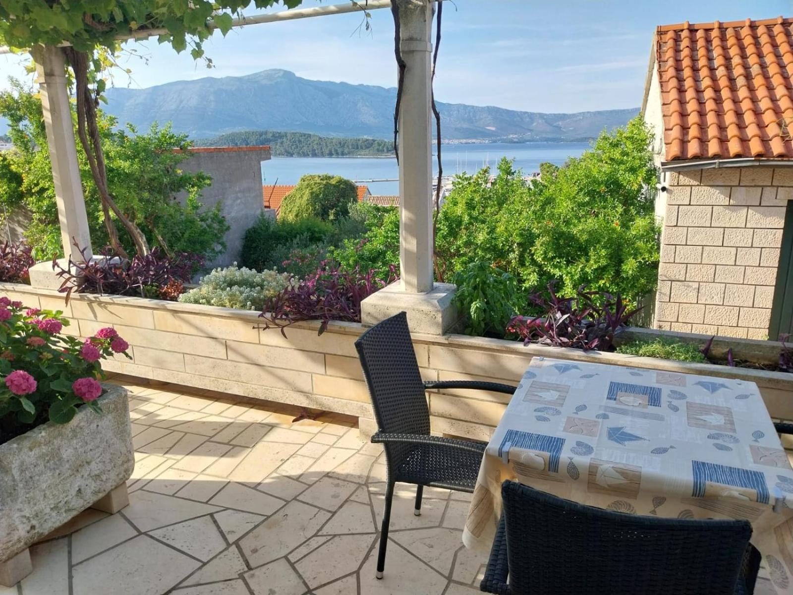 Apartments Lumbarda Rom bilde